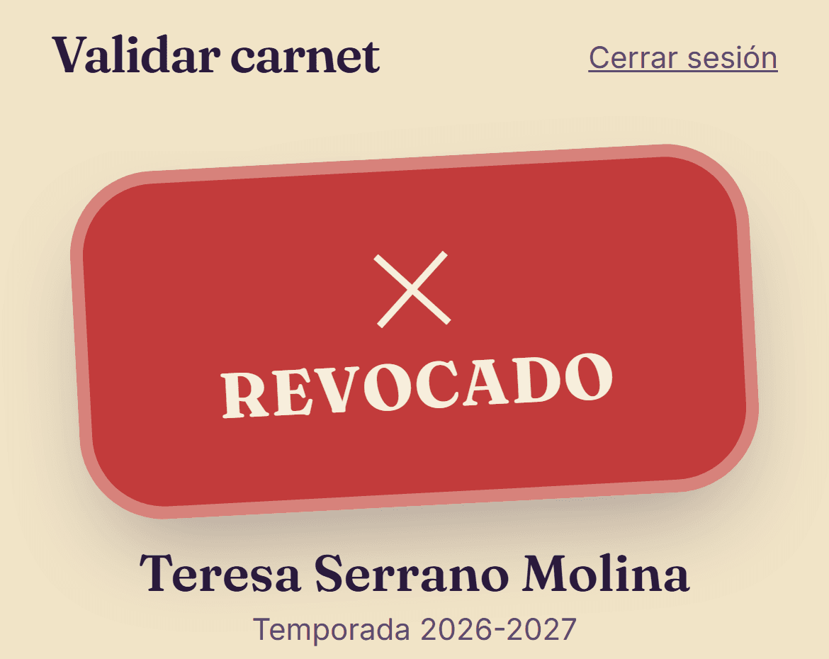 Pantalla del validador con el sello rojo REVOCADO y el nombre del titular del carnet.